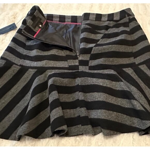 Worthington Mini Skater Skirt Wool Blend Black/Gray Stripes Women's Size 8 - Picture 10 of 16